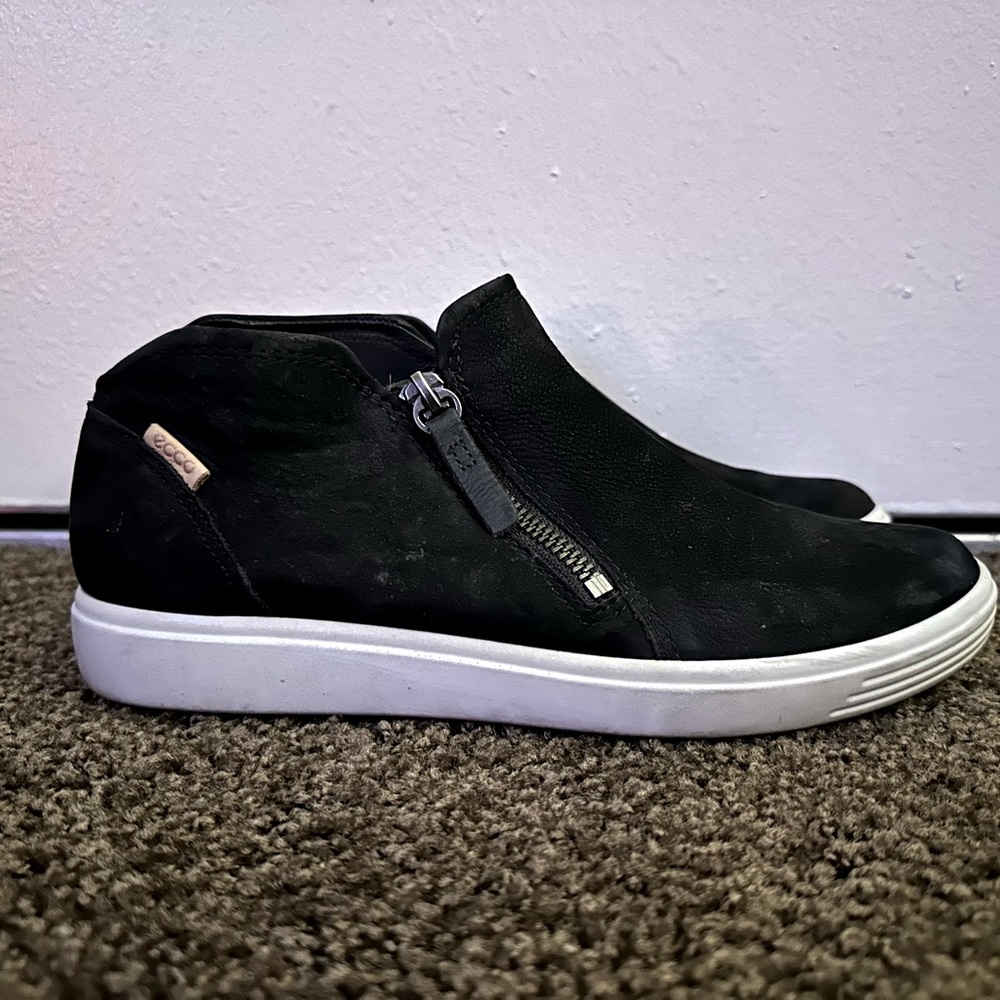 Ecco zip up shoes